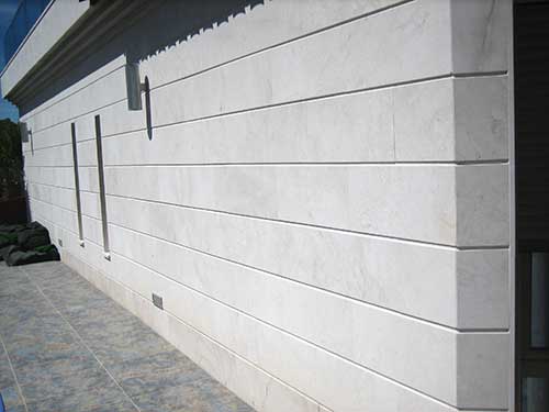 Arquitectura en mármol y granito: fachada de mármol